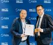 Ѓурѓај му ја врачи наградата "Илинден" на претседателот на ФУЕН, Винце