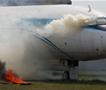 Се запали авион полн со патници- луѓето врескаат во паника (ВИДЕО)