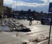 Од силен ветер падна парче лим од покрив на зграда во центарот на Куманово