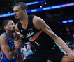 Вембањама го предводеше Сан Антонио до триумф над шампионот Оклахома