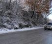 Врнежи од снег на Попова Шапка и во Крушево, сообраќајот се одвива непречено