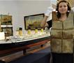 Елек за спасување од „Титаник“ е продаден на аукција за 770.000 евра- го носела преживеана патничка (ВИДЕО)