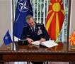  Генералот Алексус Г. Гринкевич оствари средба со министерот Мисајловски и генерал-мајор Лафчиски