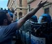Насилни протести во Болоња поради смрт на Мароканец, кој почина при апсење- гореа автомобили (ВИДЕО)