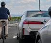 БМВ воведува технологија, со која се спречува отоврање врата пред велосипедистите 