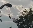 Падобранец „се обеси“ на високонапонски далновод- драма во Романија (ВИДЕО)