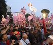 „Фламинго револуција“: Албанците 100 дена протестираат против планот на зетот на Трамп (ВИДЕО)