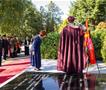 Сиљановска-Давкова положи цвеќе на вечните почивалишта на Киро Глигоров, Борис Трајковски и Никола Кљусев 