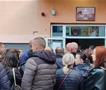 Србите од Косово со автобуси и автомобили масовно заминаа да гласаат во Србија- застој на границата (ВИДЕО)
