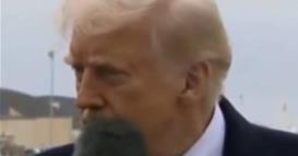 Видео: Новинар го удира Трамп со микрофон во лице, многумина ја коментираат неговата реакција