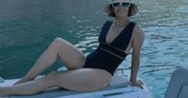 Видео: Хали Бери на одморот ужива во ловење риба