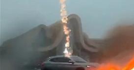 Гром три пати удри во теренец на BYD, возачот остана неповреден (ВИДЕО)