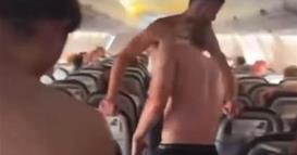 Видео- фото: Фудбалерите на Монако по долна облека излегоа од авион!?