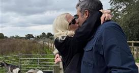 Лејди Гага објави ретки снимки со вереникот за да му го честита роденденот (ФОТО)