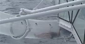 Жена се заглави во тобоган на крузер, снимката е хит (ВИДЕО)
