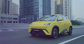 Најевтиниот кинески автомобил чини само 6.800 евра, се продава како „алва“ низ целиот свет