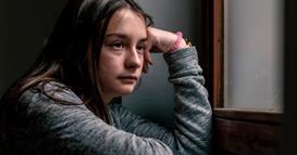 Пет јасни знаци кај тинејџерите за тревога на родителите
