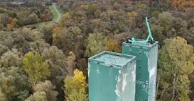 Некој паркирал тротинет на врвот на мост во Краков, висок 40 метри- му се заканува затворска казна (ВИДЕО)
