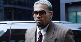 Крис Браун доби дозвола да се врати во САД, по апсењето поради брутален напад во Лондон (ВИДЕО)