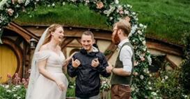 Видео: Сите беа изненадени, Елајџа Вуд „упадна“ на свадба инспирирана од „Господар на прстените“