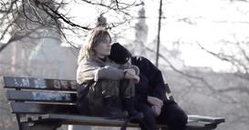 Генерацијата Z ги менува правилата на љубовта: Порано првиот состанок значеше можност за врска, а денес...