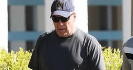 Новите снимки на Брус Вилис ги израдуваа фановите- оди и се смее (ФОТО)