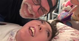 Девојката родена без мозок наполни 20 години, докторите во чудо: Таа е голем борец (ВИДЕО)