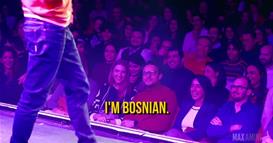 Познатиот комичар случајно го прозва Енис Бешлагиќ во публиката, видеото сега е вирално