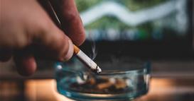 Секојдневното пушење цигари - можна причина за косопаст