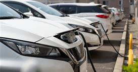 Историски пресврт на пазарот на авотмобили- за прв пат хибридите повеќе се продаваат од дизелашите