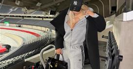 Фото: Ванда Нара ги покажа градите на стадион