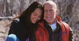 Ема Вилис ја открива празничната реалност: Деменцијата не ги брише насмевките