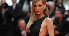 Фото: Деколтето на Бела Хадид