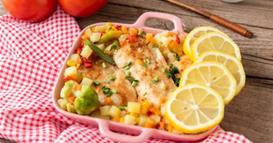 Печена риба со зеленчук