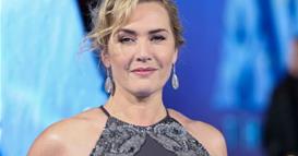 Кејт Винслет за јавното исмевање на изгледот: Водител ме навреди на црвениот тепих за фустанот 