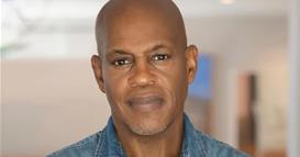 Познат пејач е убиен во својата куќа- бил избоден до смрт, уапсен е син му