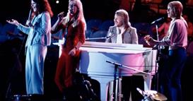 Феномен АББА: Заработуваат милијарди, а не стапнале на сцена 