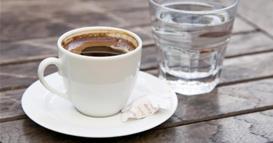 Кафето на празен стомак предизвикува непријатности