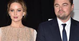 Џенифер Лоренс јавно го „чепна“ заводникот Леонардо  Дикаприо: „Изгледаш одлично со...“