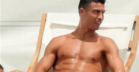 Фото: Кристијано Роналдо се соблече, поубавиот пол во транс