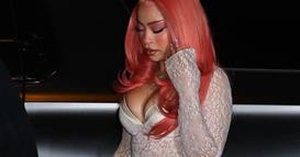 Фото: Контроверзната убавица под критики поради проѕирниот фустан на детската премиера