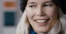 На Клаудија Шифер ѝ биле исплатени неверојатни 320.000 евра за минута во романтичен филм (ВИДЕО)