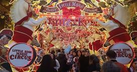 Празнична атмосфера во божиќните паркови во Атина