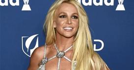 Видео: Бритни Спирс во проѕирна ноќница покажа премногу