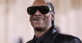 Контроверзен настап на Снуп Дог на Златните глобуси: „Сега сум надуван“ (Видео)