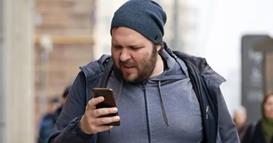 Франција наплатува казна од 200 евра, доколку се зборува на мобилен преку звучник