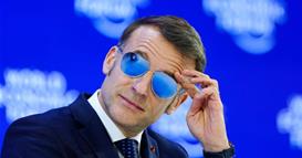 Трамп го исмева Макрон за носење очила на форумот во Давос (ВИДЕО)