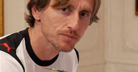 Познатиот фудбалер во необична улога: Лука Пикасо Модриќ (Видео)