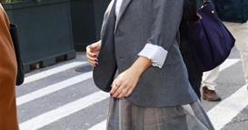 Ѕирнете во орманот на вашата баба, можеби таму се крие ова парче облека кое е хит за претстојната сезона