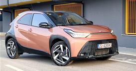 Тојота Ајго Икс е најмалиот вистински хибрид, потрошувачката му е минимална (ВИДЕО)